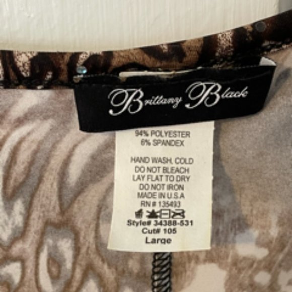 Brittany Black Animal Print Sequin V Neck Short Sleeve Top Size Large (L) - Picture 2 of 3